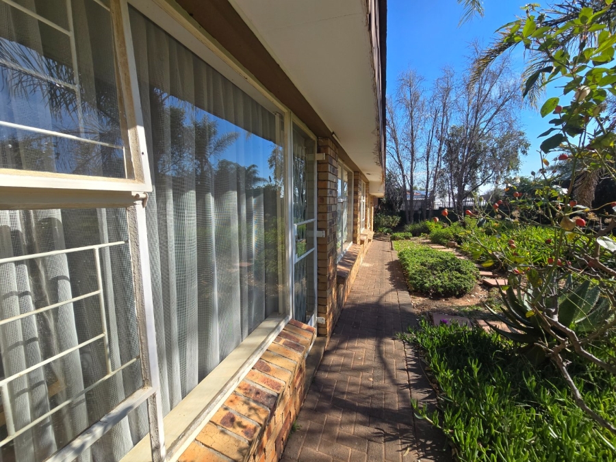 4 Bedroom Property for Sale in Heuwelsig Free State